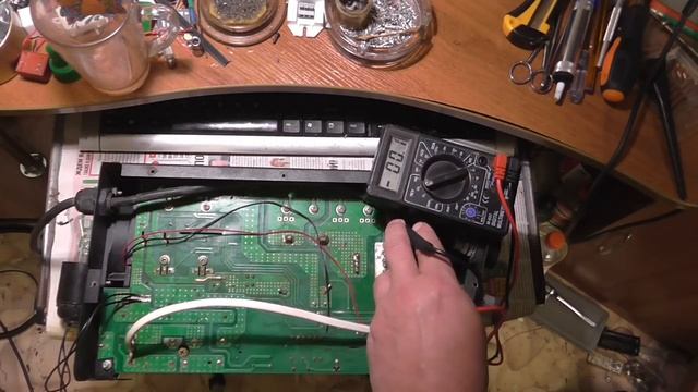 Ремонт сварочного аппарата Contact 220. Индикатор тухнет, но выхода нет. смотреть онлайн