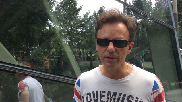 Башни ВТЦ - Alex Krepkikh и Павел Шило (СНЕГ) на GroundZero, NY, USA смотреть онлайн