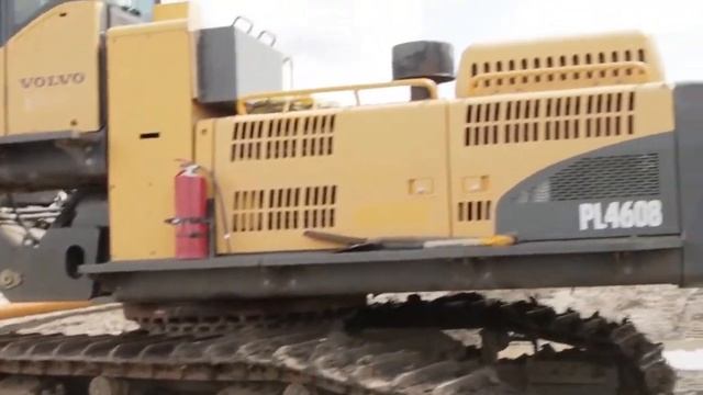 Опыт эксплуатации: Трубокладчик Volvo PL3005D в Канаде (Surerus Pipeline Inc.) смотреть онлайн