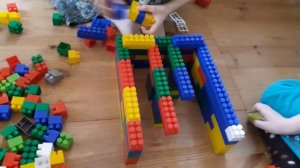 Делаем гараж из блочного конструктора