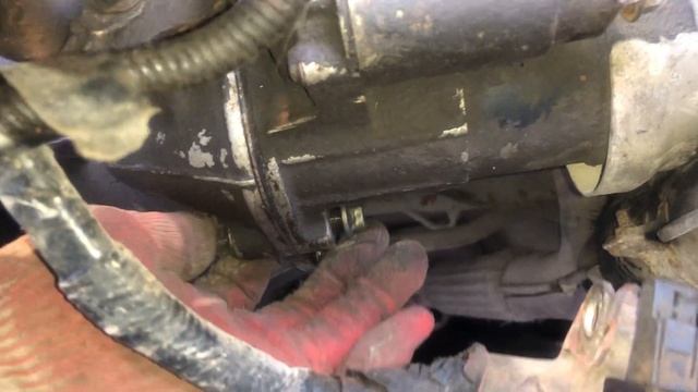 Как снять стартер на автомобиле Mitsubishi Diamante смотреть онлайн