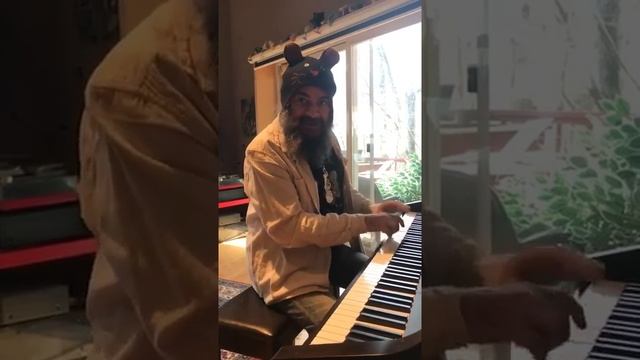 Песня про шапку с ушками (Псой Короленко) смотреть онлайн