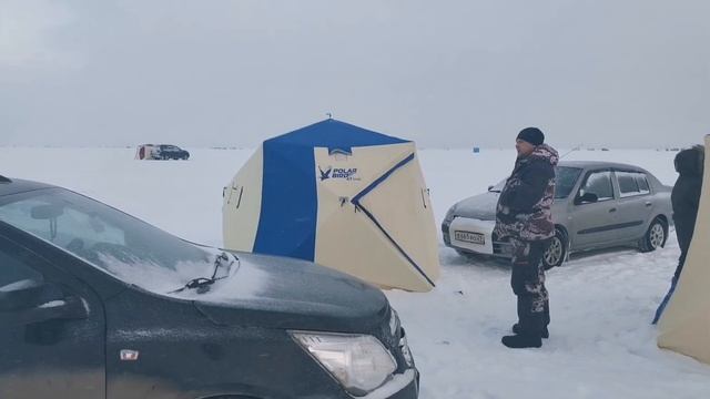 Рыбалка на белом сухом море.Ловим корюшку,готовим кушать. смотреть онлайн