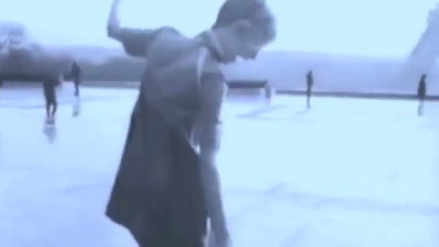 Twiggy Dancing To 