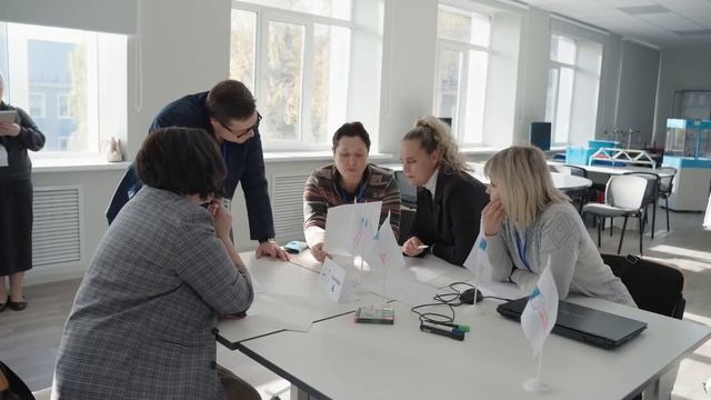 В Воронежской области завершился полуфинал конкурса «Флагманы образования» смотреть онлайн