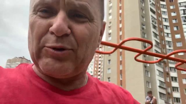 Сегодня в Киеве. Не забывайте заниматься СПОРТОМ. смотреть онлайн