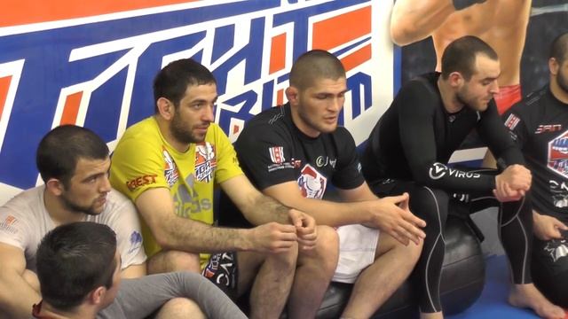 Хабиб рассказывает о UFC, Федоре Емельяненко, Кормье, Веласкезе и своих тренировках смотреть онлайн