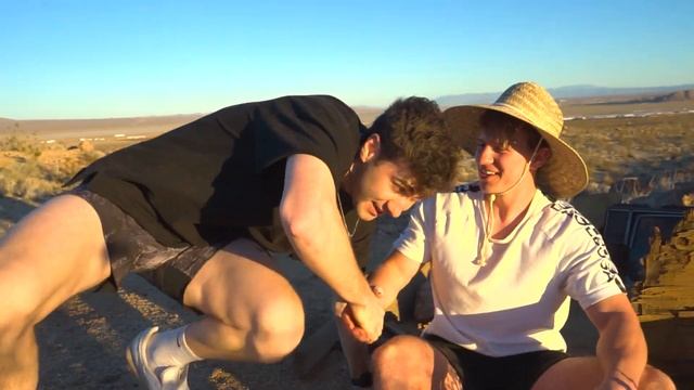 Surviving in a Desert With just PRIME смотреть онлайн
