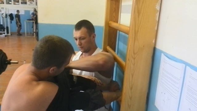 Надеваем майку жимовую...!! смотреть онлайн