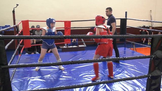 Хайбрахманов Дамир (красный) БЕЛЫЙ БАРС VS Галиев Тимур (синий) БОЕЦ Муай-Тай Тайский Бокс смотреть онлайн