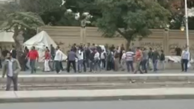 Сторонники и противники Мурси устроили драку в Каире смотреть онлайн
