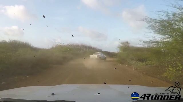 Toyota 4 Runner off road in Curacao смотреть онлайн