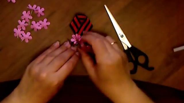 Брошь из георгиевской ленты и фоамирана 