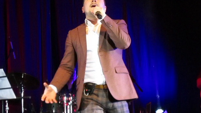 Смоленск. Дк Губернский. Поет Ярослав Сумишевский, Народный артист по версии интернета. смотреть онлайн