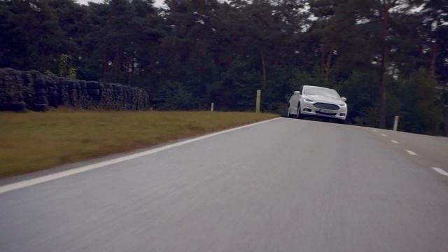 Ford Mondeo Hybrid смотреть онлайн