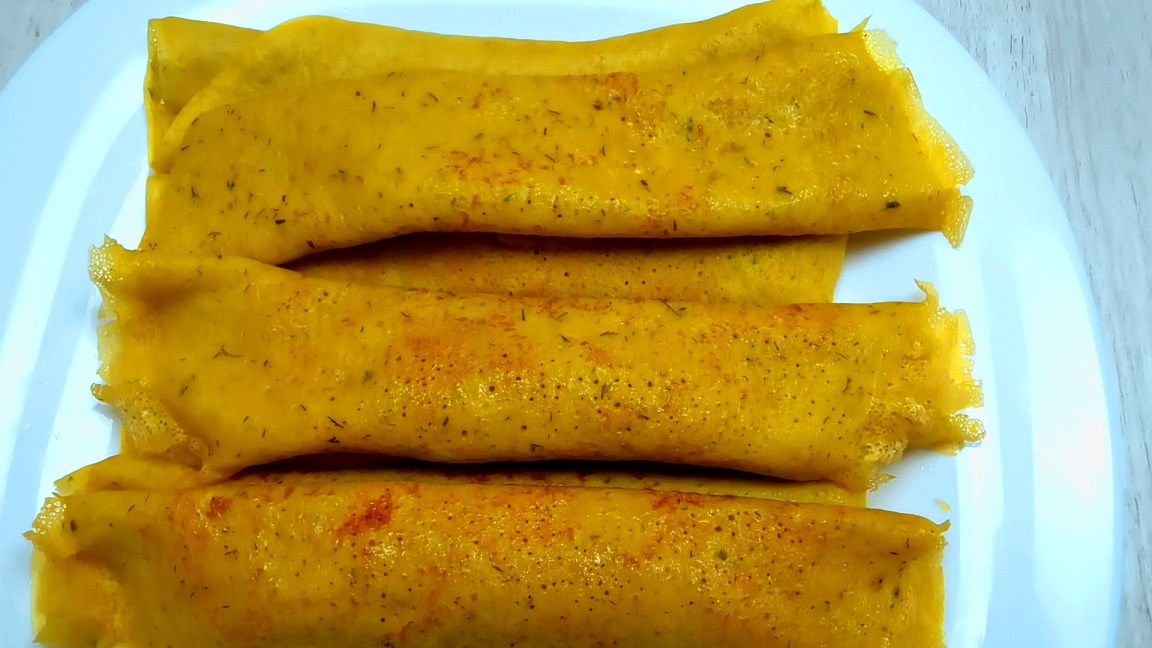 Очень вкусные тонкие картофельные блинчики с сырной начинкой из простых ингредиентов смотреть онлайн