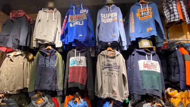 Superdry Outlet Store La Vallée Village At Christmas Time? смотреть онлайн