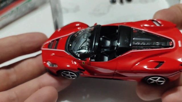 Unboxing diecast scale model 1/43 Burago Ferrari LaFerrari Aperta Mattel Race Play смотреть онлайн