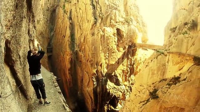 Worlds Most Dangerous Path // El Camino Del Rey: EXTENDED VERSION Start to Finish смотреть онлайн