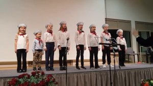 «Kapitän Kapitän immer  lächeln«zwei sprachen Lied über Kapitän. Капитан капитан улыбнитесь