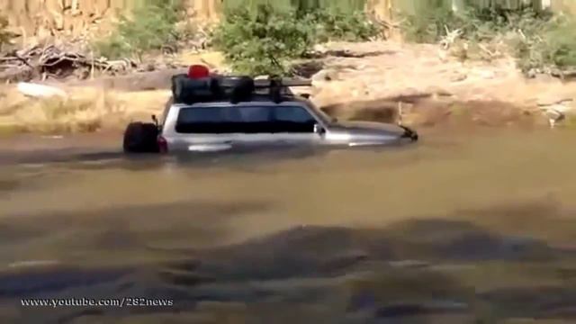 Реку в брод на Nissan Patrol Crosses the River смотреть онлайн