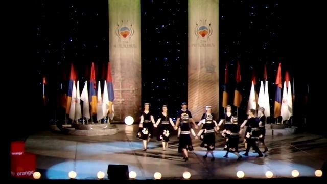 Танец "Кочари" В Ереване смотреть онлайн