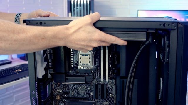 Cougar MX600 RGB Build смотреть онлайн