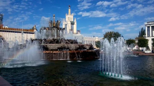 Фонтан Дружбы народов и Каменный цветок на ВДНХ - 2018 - 7/13 смотреть онлайн