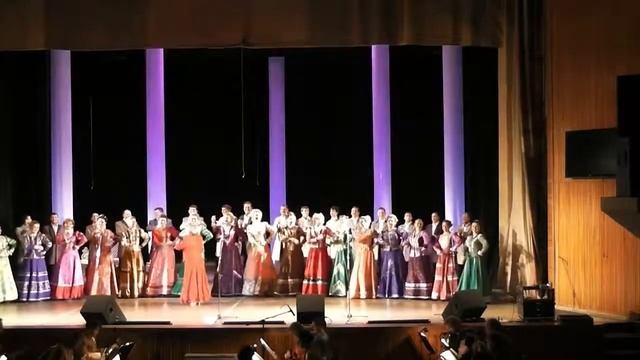 Уральский народный хор Конфетки-бараночки (обр.Ю.Воронищева) смотреть онлайн