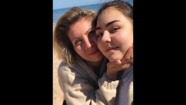 Поздравление с Днем матери 10 А смотреть онлайн