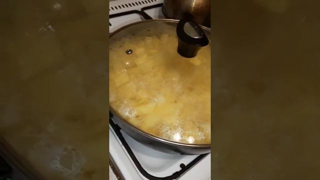 Тушеное куриное филе в сметане. смотреть онлайн