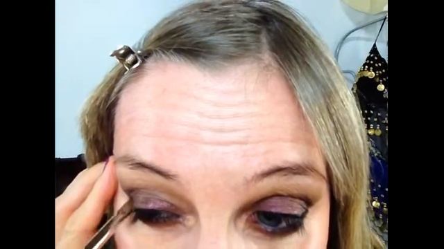 Bourjois cream to powder e/s in 'cranberry' смотреть онлайн