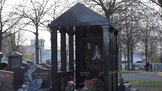 Французское кладбище в Оне-су-Буа (Aulnay-sous-Bois) смотреть онлайн