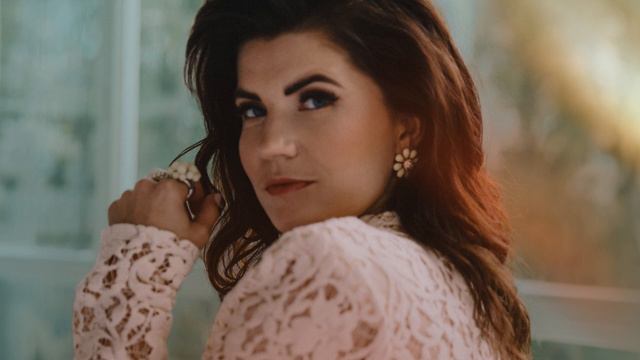 Suvi Teräsniska - Samase (Audiovideo)