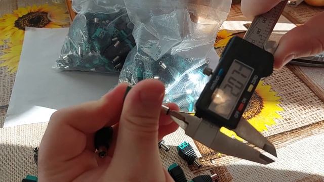 Aliexpress seller shipped 5.5x2.1 jacks instead of 5.5x2.5 смотреть онлайн