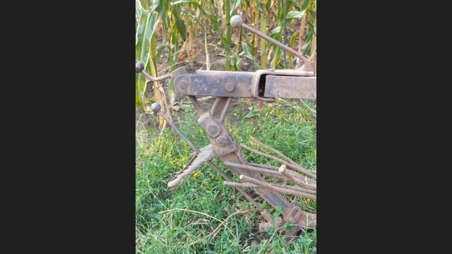 Копаем картошку плугом вместо картофелекопалки смотреть онлайн