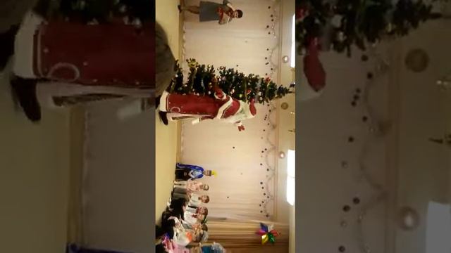 Выступление деда мороза смотреть онлайн