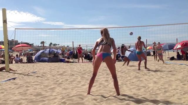 Emma Smith & Nicole Anderson - Cal Cup Beach Volleyball Highlights 2013 смотреть онлайн