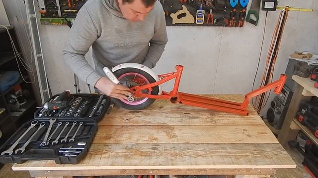 КЛАССНАЯ и ПРОСТАЯ ИДЕЯ из старого велосипеда. Не вздумай выбрасывать ! смотреть онлайн