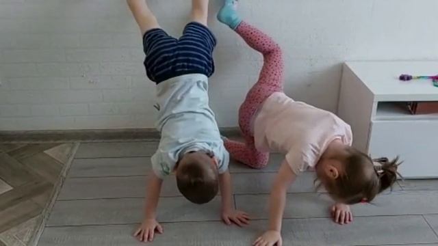 Куриный суп с лапшой. Легкий супчик с овощами курицей и лапшой.