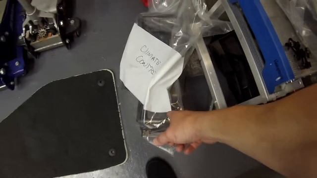 EP7 | Copart 2009 Volvo S40 T5 AWD R-Design Flooded Interior Rebuild | Project Saturated смотреть онлайн