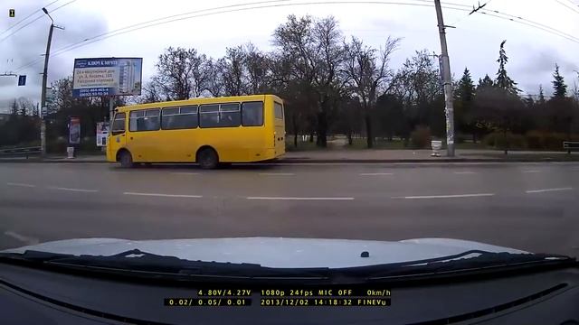 Видеорегистратор FineVu CR-2i (день, передняя камера) - http://ncel.ru/ смотреть онлайн