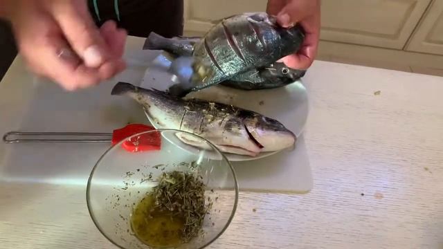 Рыба с креветками на гриле. смотреть онлайн