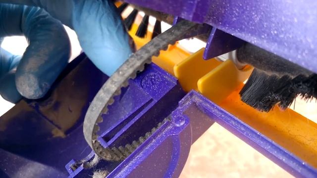 Dyson Mini Turbo Head - A Look Inside and Clean смотреть онлайн