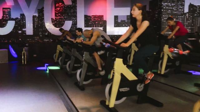 Атмосфера фитнес-клуба «5 Элемент» смотреть онлайн