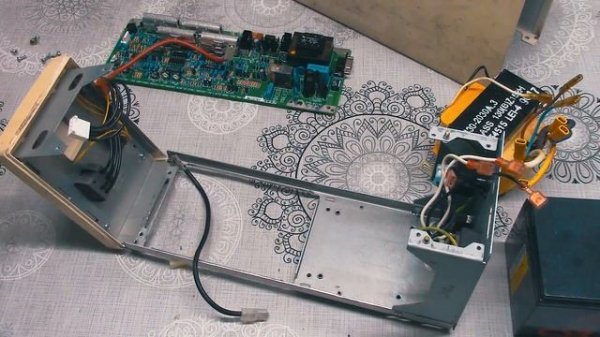 Разбираем ИБП APC 650.