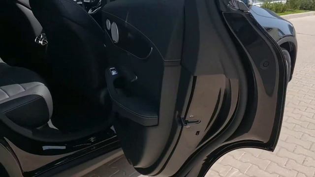 Mercedes-Benz GLC 300d 4Matic SUV смотреть онлайн