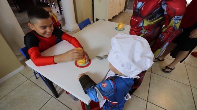 Superhero play Pancake Pile up game | Deion's Playtime смотреть онлайн
