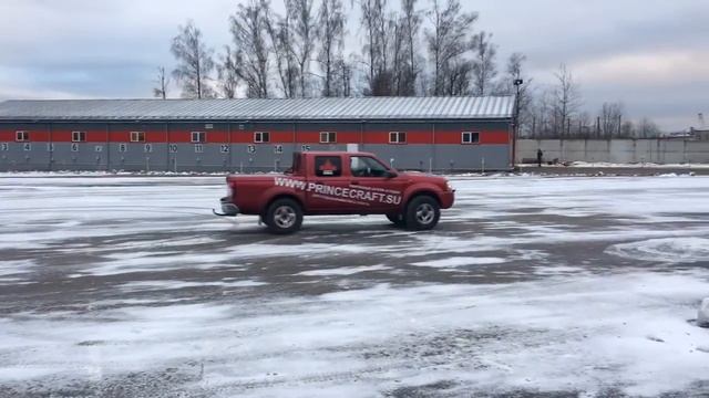 Nissan NP 300 - старичок