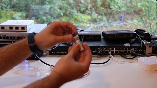SFP Module Installation смотреть онлайн